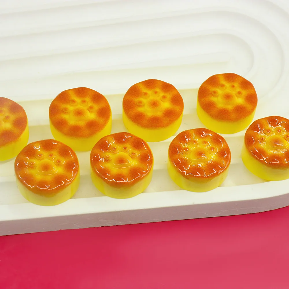 Kawaii Round Resin Mini Cat's  - Christmas Craft Embellishment 评论和价格