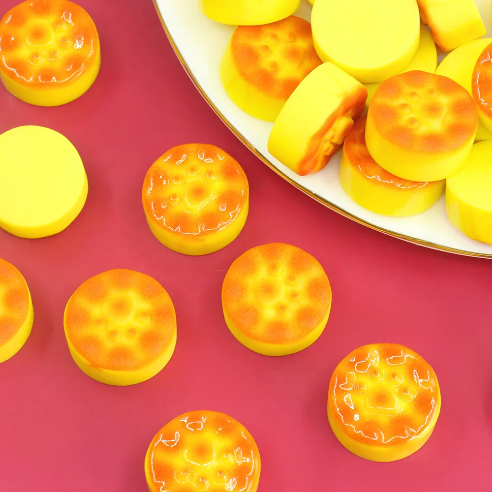 Kawaii Round Resin Mini Cat's  - Christmas Craft Embellishment 评论和价格