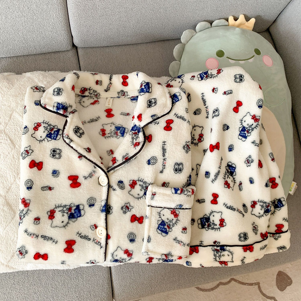 Sanrio Hello Kitty Flannel Wom - Embellish Knit 评论和价格