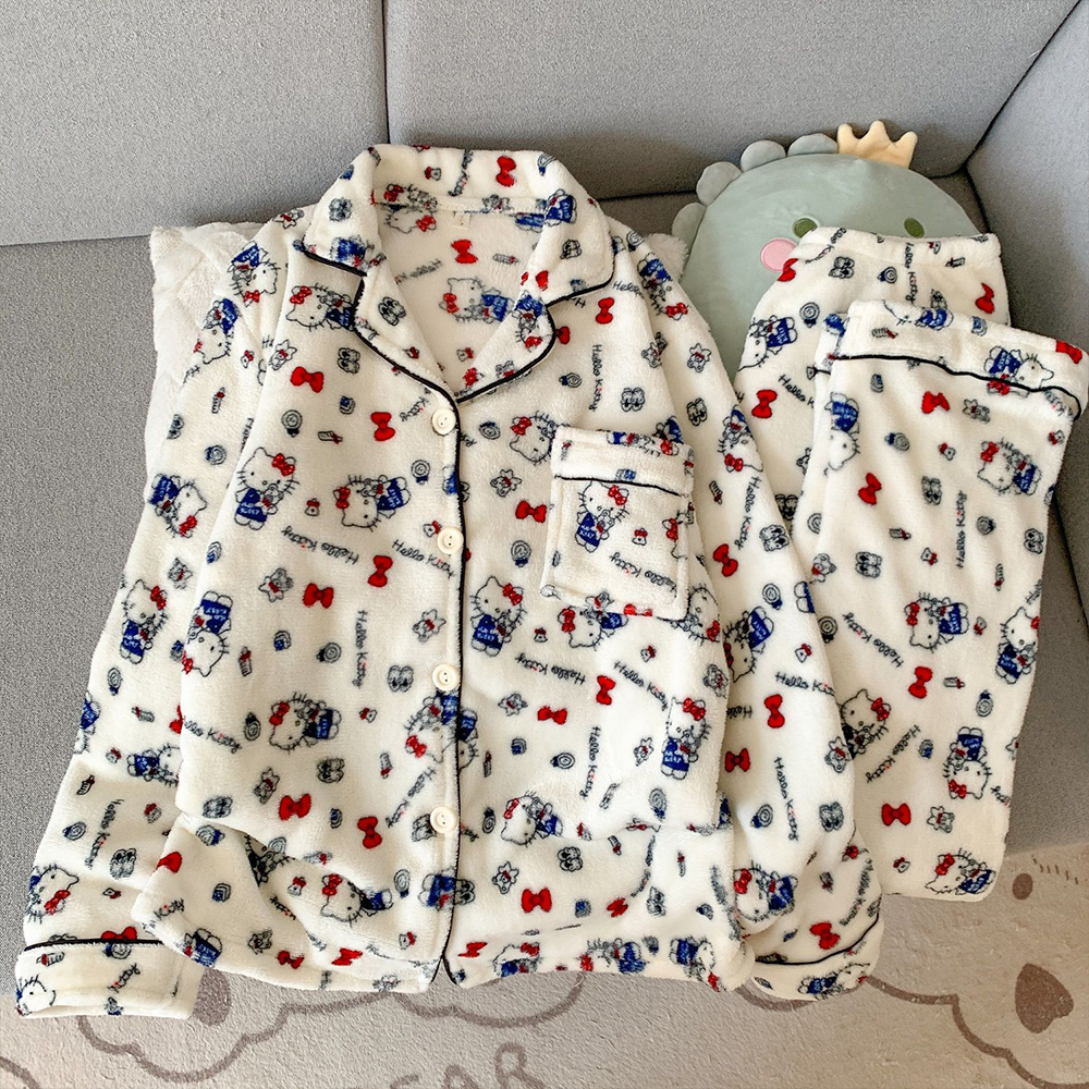 Sanrio Hello Kitty Flannel Wom - Embellish Knit 评论和价格