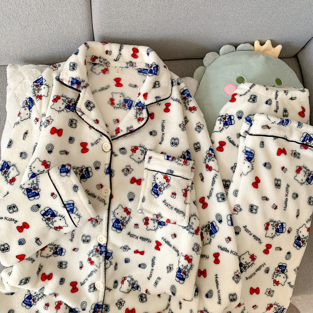 Sanrio Hello Kitty Flannel Wom - Embellish Knit 评论和价格