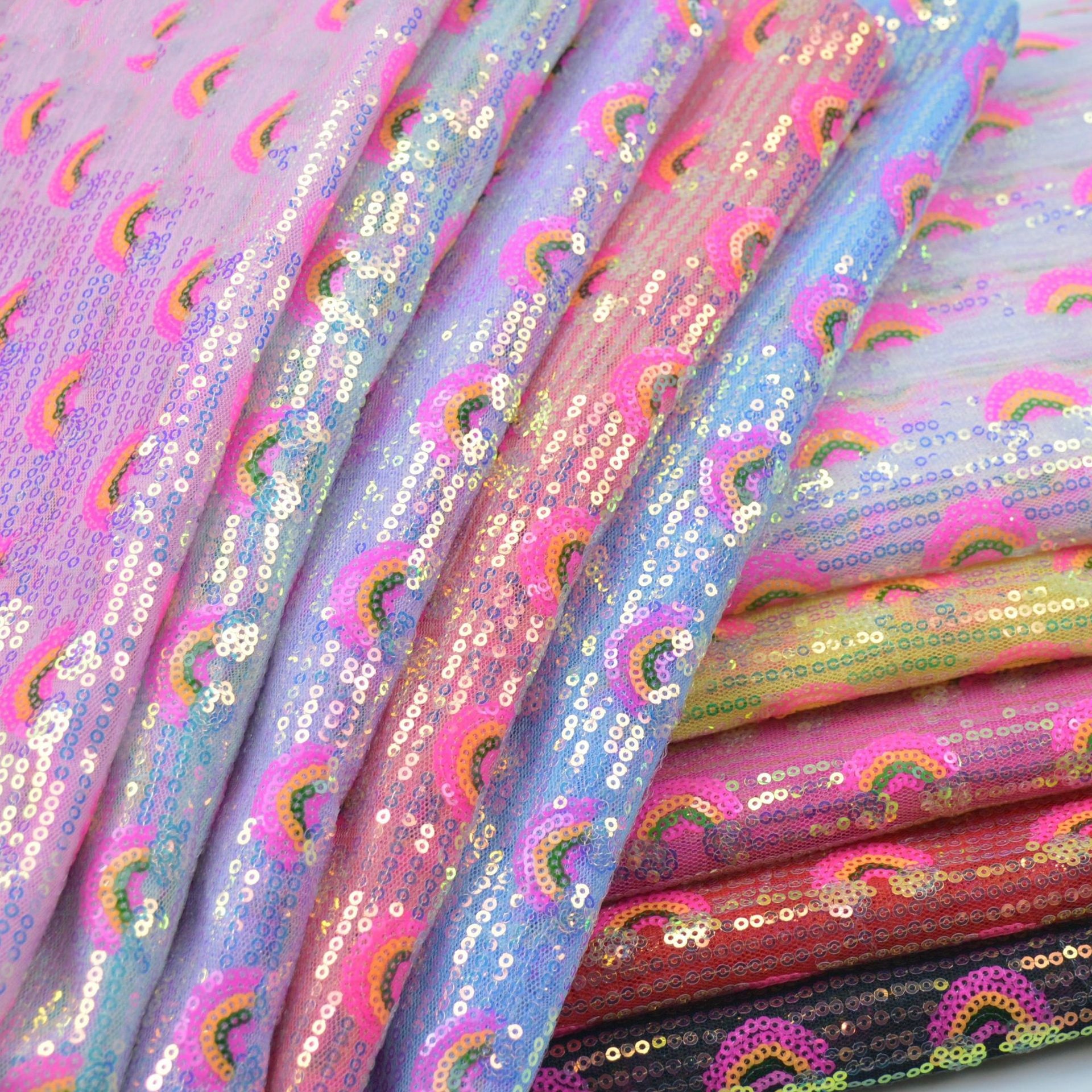 3mm Rainbow Sequin Glitter Fab - Sequin Fabric Panel 评论和价格