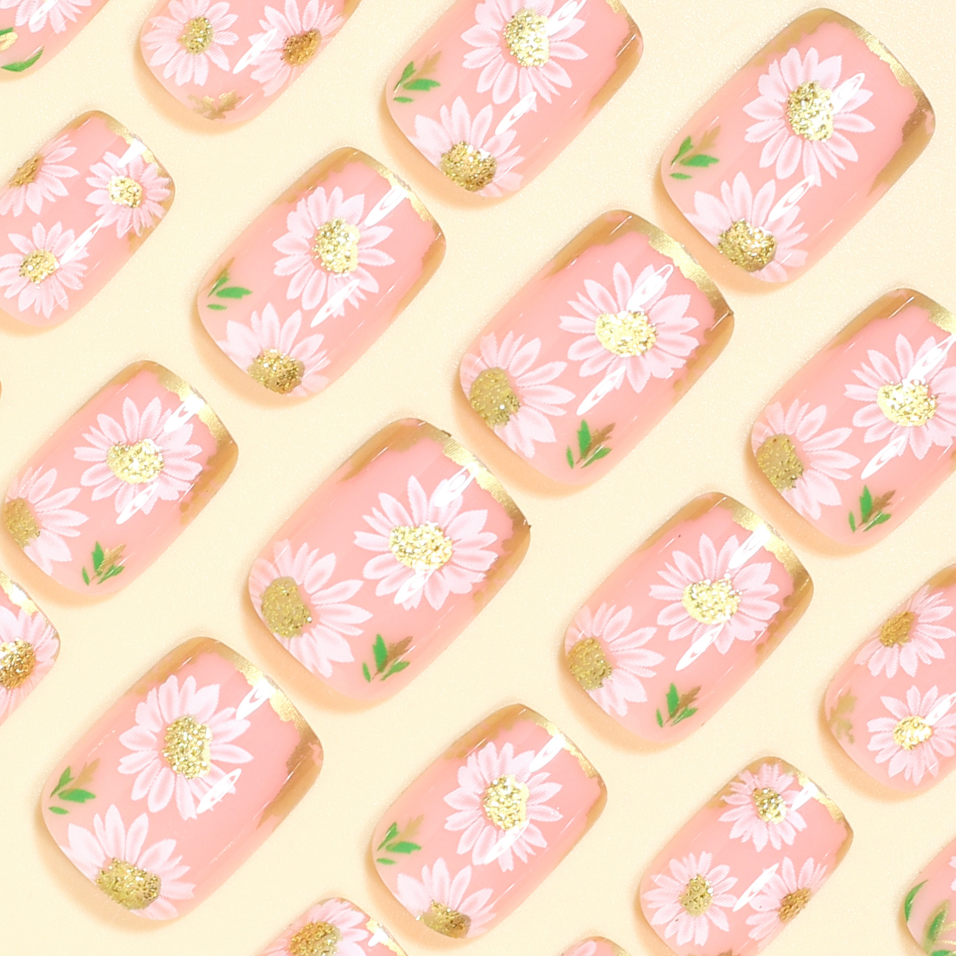Short Square fake nails golden - Embroidery Embellishments 评论和价格