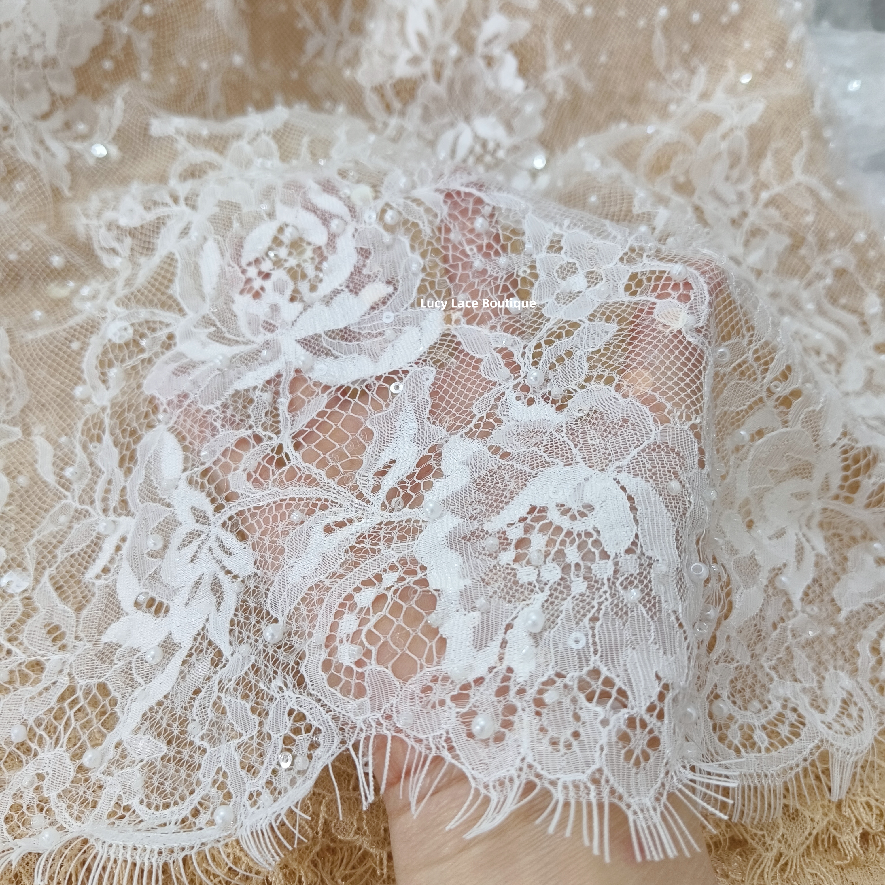 1 Panel 1.5M Wide 3M Long Off  - Sequin Fabric Panel 评论和价格