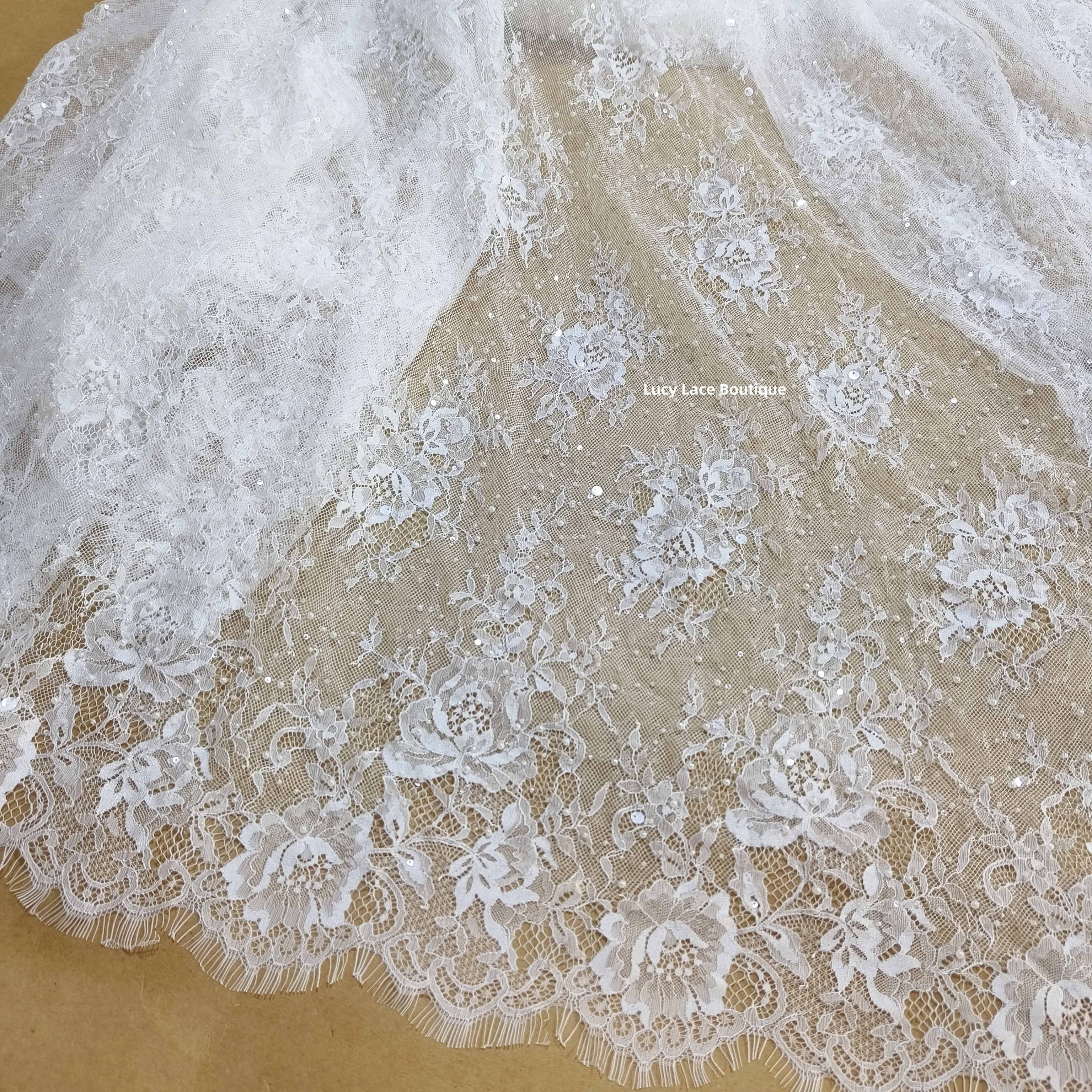 1 Panel 1.5M Wide 3M Long Off  - Sequin Fabric Panel 评论和价格