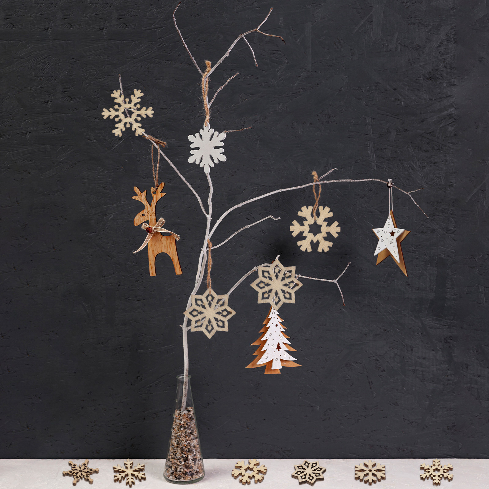 50Pcs Wooden Snowflake Cutouts - Christmas Craft Embellishment 评论和价格